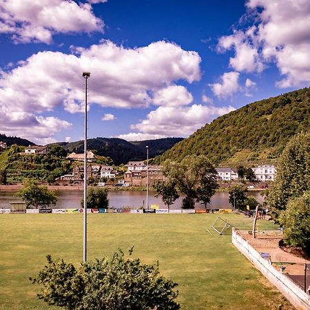 Traumaussicht Kamin Balkon Burgblick 65 Zoll Tv Netflix Sky Joyn Lindenplatz Bullay Exterior foto